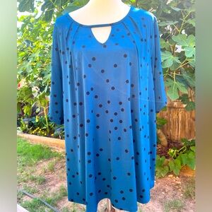 Worthington woman plus size 2x top Teal color with black polka dots